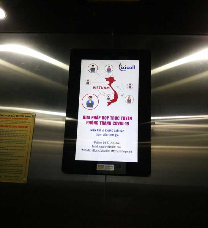Màn hình quảng cáo trong thang máy