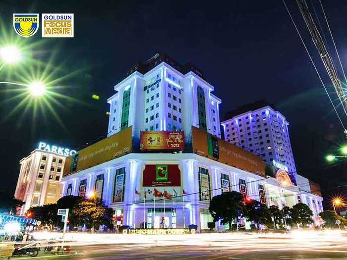 Big C Đà Nẵng đặt tại trung tâm thành phố nên thu hút rất nhiều khách hàng tới mua sắm mỗi ngày.