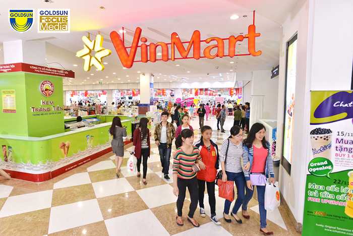 Hệ thống siêu thị Vinmart Hà Nội thu hút hàng nghìn lượt người tới mua sắm mỗi ngày.