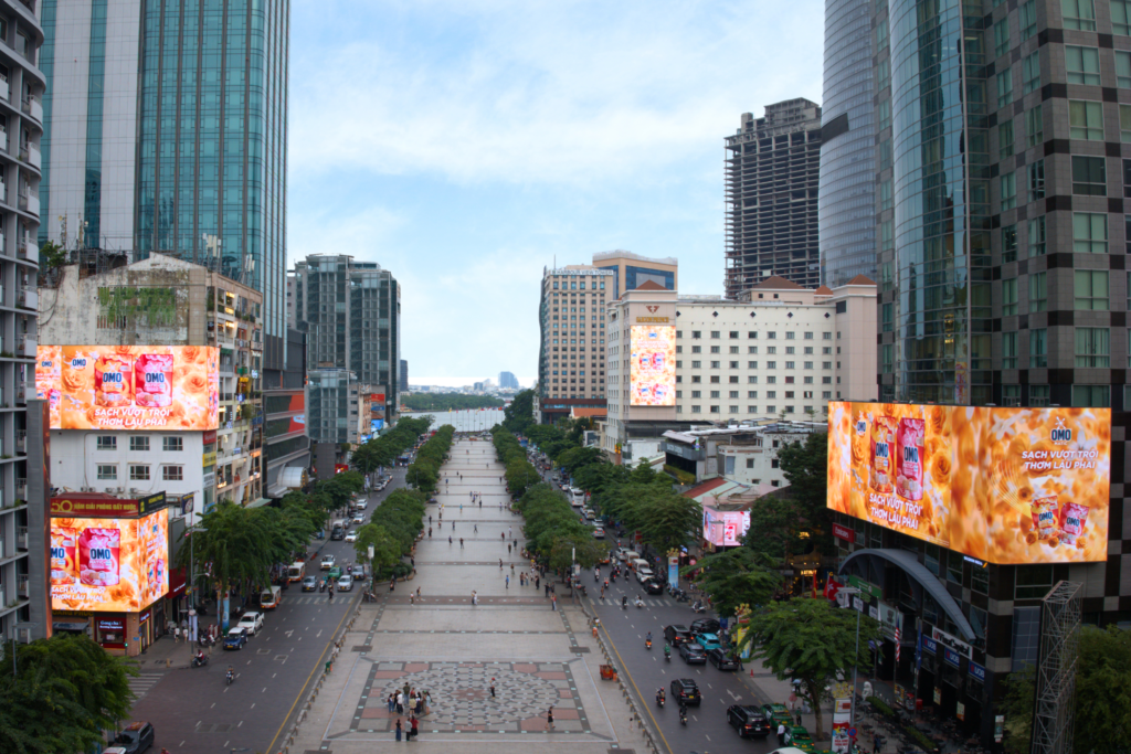 LÀN SÓNG CHUYỂN DỊCH TỪ BILLBOARD TRUYỀN THỐNG SANG LED: XU HƯỚNG ĐỊNH HÌNH TƯƠNG LAI QUẢNG CÁO NGOÀI TRỜI