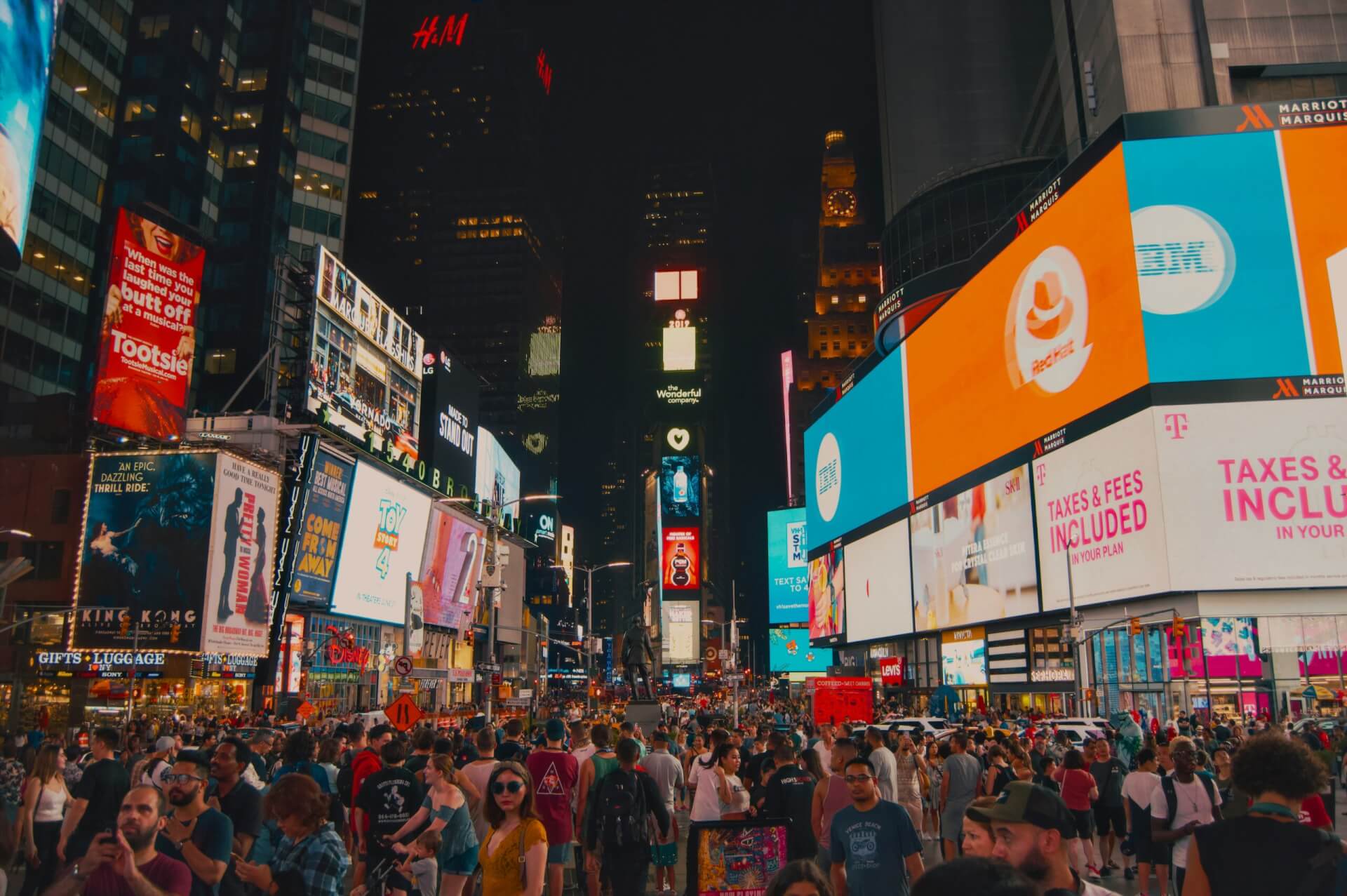 WHY DIGITAL AND OOH ADVERTISING ARE PARTNERS, NOT RIVALS | Goldsun ...