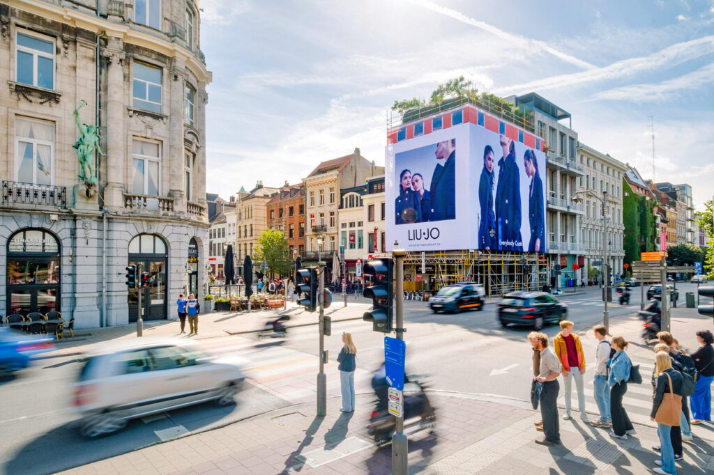 TOP 9 OUT-OF-HOME ADVERTISING TRENDS FOR GLOBAL CAMPAIGNS