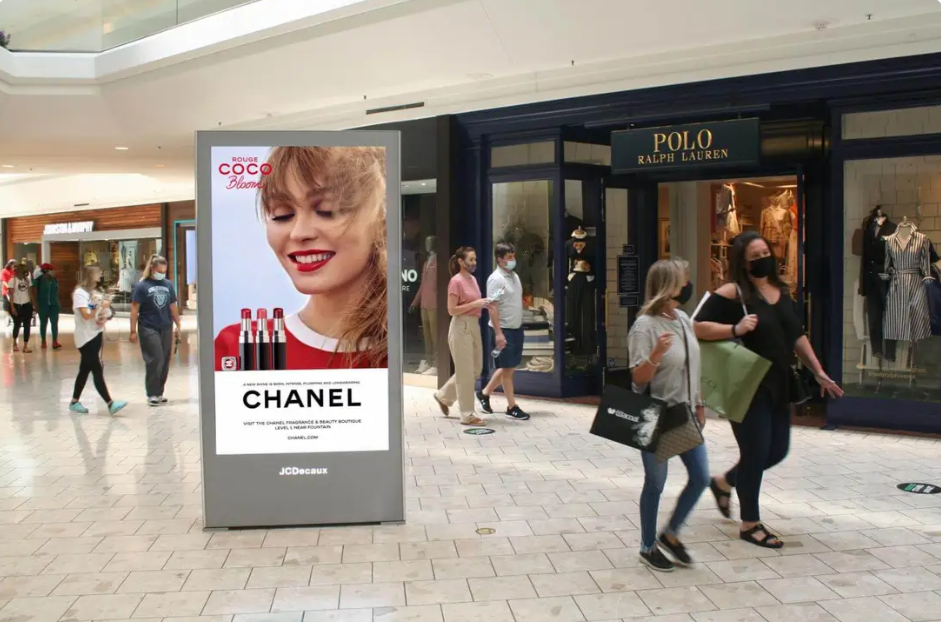 WHAT IS OUT-OF-HOME? A MARKETER’S GUIDE TO OOH MEDIA AND OUTDOOR ADVERTISING