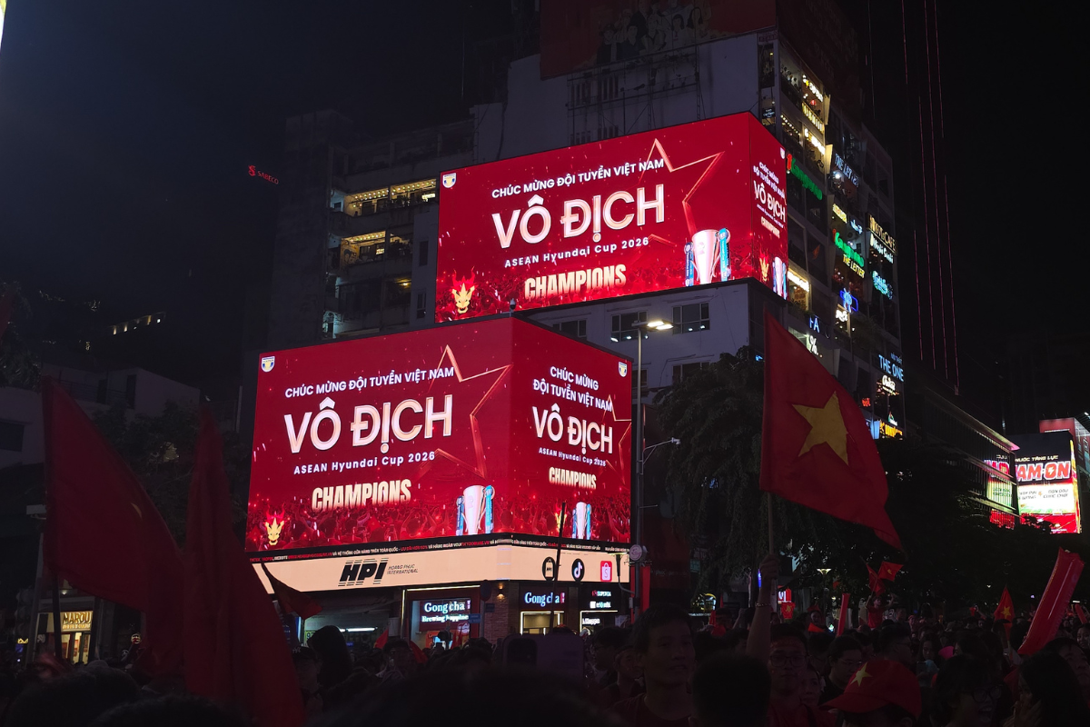 SỨC MẠNH CỦA DYNAMIC DIGITAL OOH QUA CASE STUDY VIỆT NAM VÔ ĐỊCH ASEAN CUP 2026