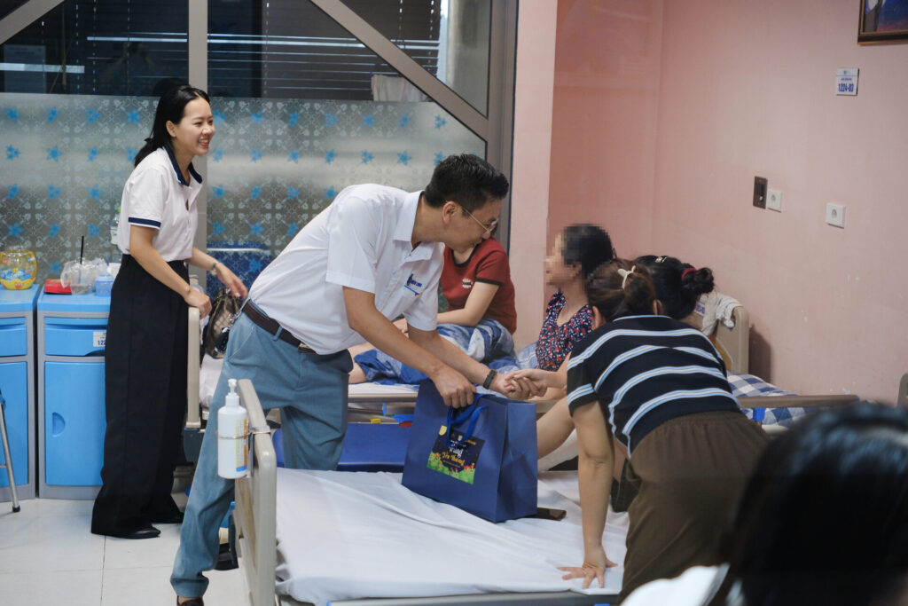 TRĂNG YÊU THƯƠNG 2026 – LAN TỎA YÊU THƯƠNG ĐẾN NHỮNG EM NHỎ TRÊN HÀNH TRÌNH ĐIỀU TRỊ