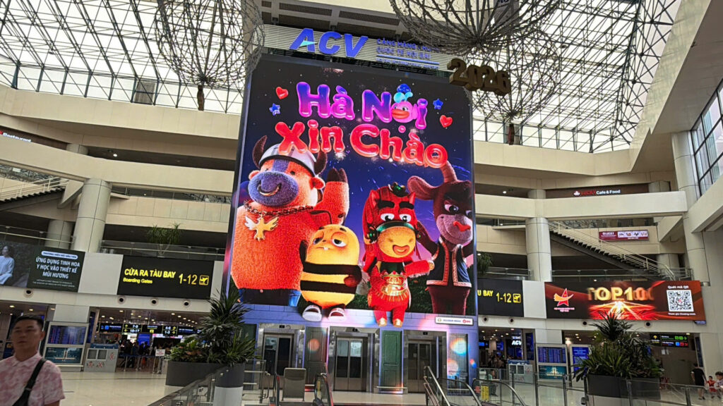 QUẢNG CÁO SÂN BAY TRONG KỶ NGUYÊN DOOH: TỪ VỊ TRÍ HIỂN THỊ ĐẾN TRẢI NGHIỆM THƯƠNG HIỆU